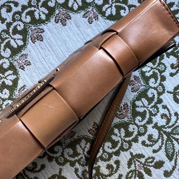 Michael Kors Vivian Clutch| Peanut - Picture 16 of 16